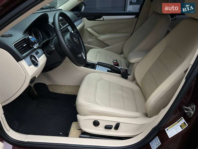 Седан Volkswagen Passat 2012 в Одессе