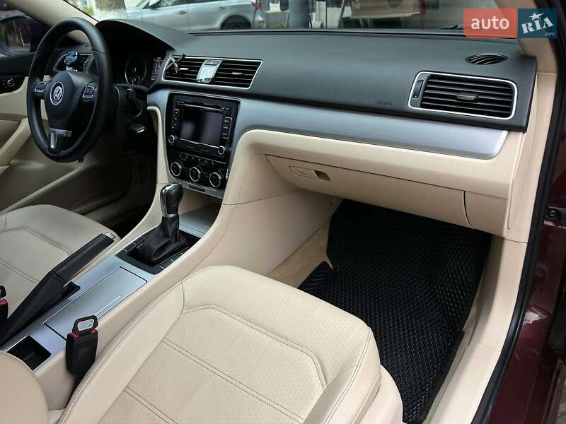 Седан Volkswagen Passat 2012 в Одессе