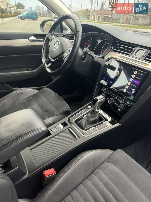 Универсал Volkswagen Passat 2017 в Запорожье