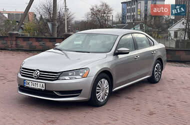 Седан Volkswagen Passat 2013 в Рівному
