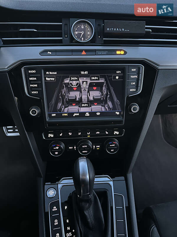 Седан Volkswagen Passat 2016 в Ужгороде