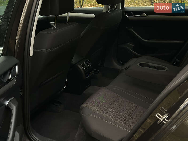 Универсал Volkswagen Passat 2016 в Одессе фото 22 Универсал Volkswagen Passat 2016 в Одессе