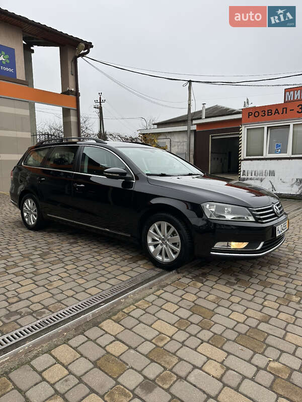 Универсал Volkswagen Passat 2013 в Сваляве