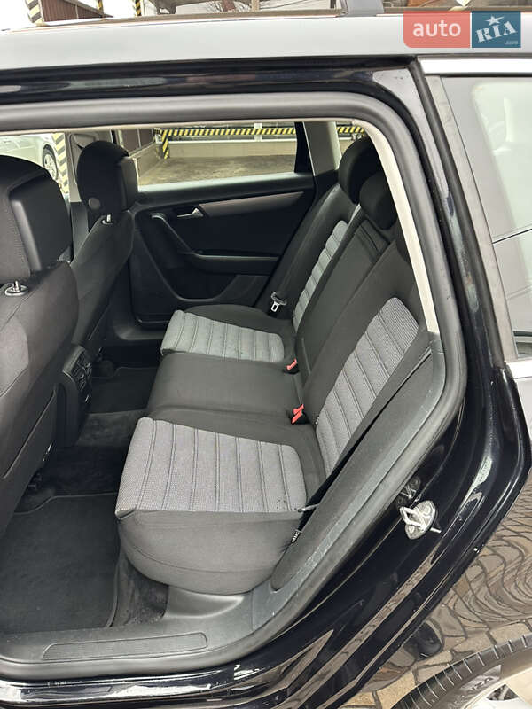 Универсал Volkswagen Passat 2013 в Сваляве