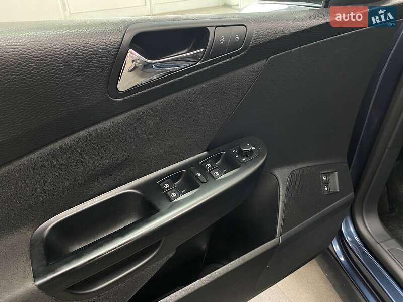 Универсал Volkswagen Passat 2008 в Киеве