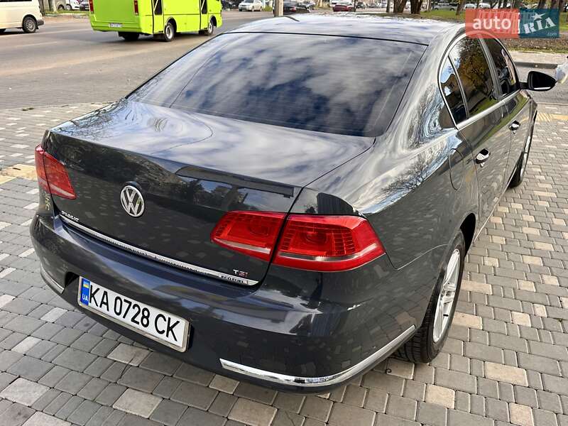 Седан Volkswagen Passat 2011 в Одесі