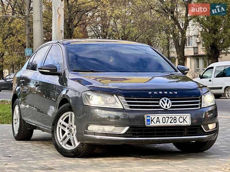 Седан Volkswagen Passat 2011 в Одесі