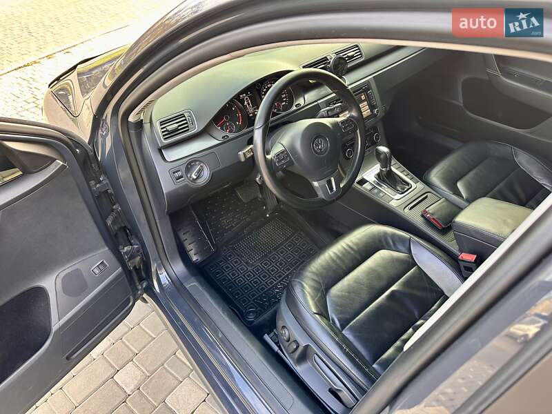 Седан Volkswagen Passat 2011 в Одесі