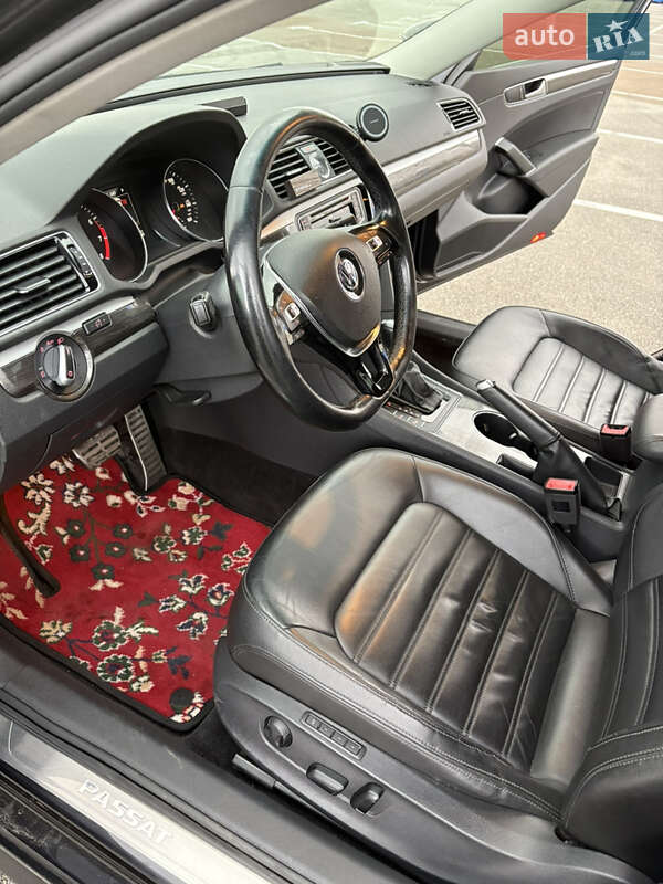 Седан Volkswagen Passat 2017 в Киеве