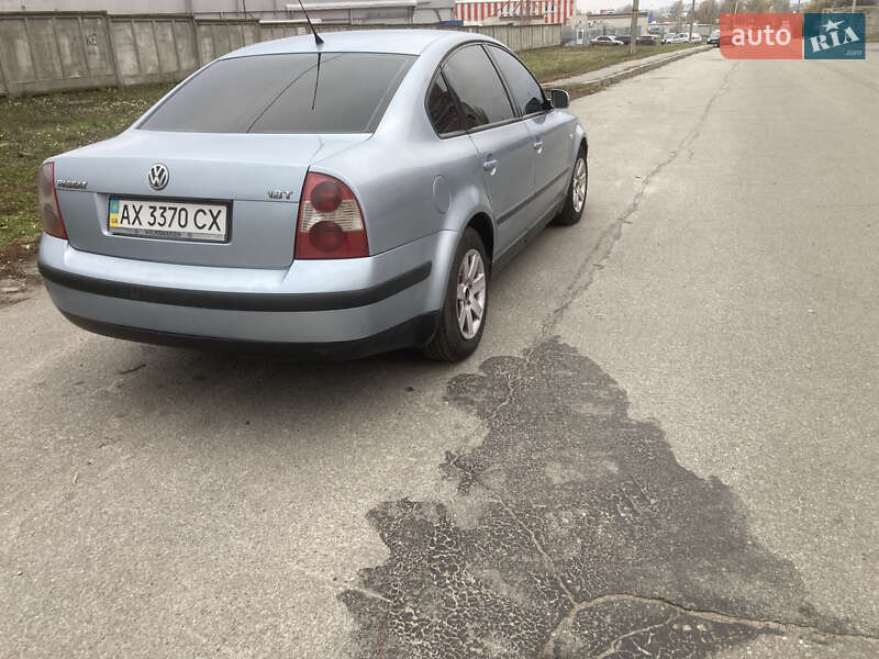Седан Volkswagen Passat 2001 в Харькове
