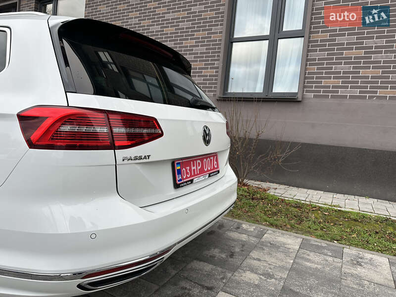 Універсал Volkswagen Passat 2017 в Львові