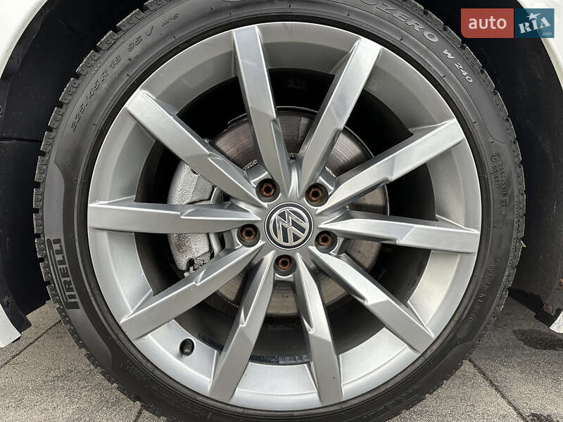 Універсал Volkswagen Passat 2017 в Львові