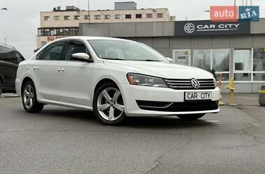 Седан Volkswagen Passat 2012 в Києві