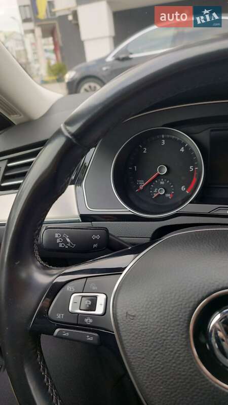 Універсал Volkswagen Passat 2018 в Львові