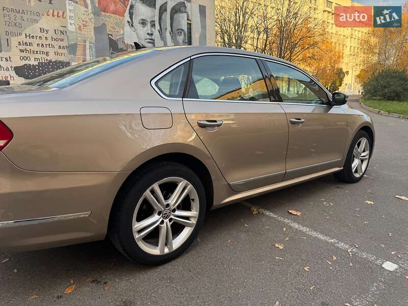 Седан Volkswagen Passat 2014 в Киеве