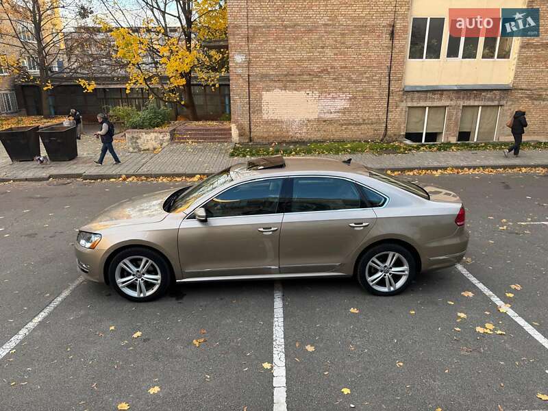 Седан Volkswagen Passat 2014 в Киеве