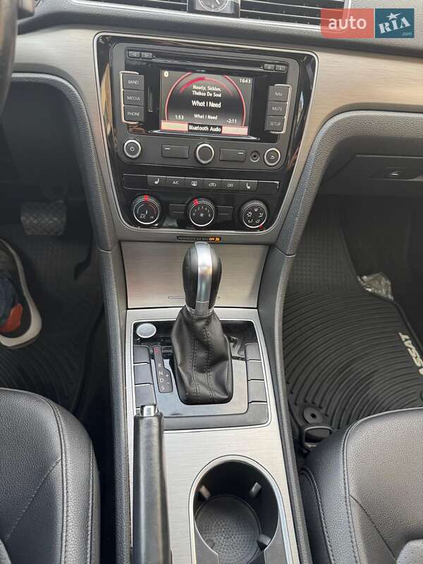 Седан Volkswagen Passat 2014 в Киеве