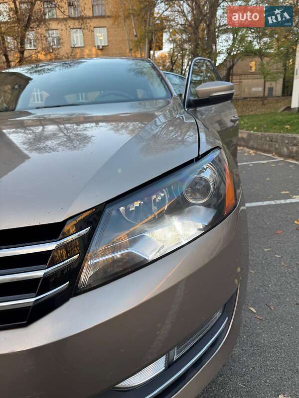 Седан Volkswagen Passat 2014 в Киеве