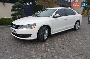 Седан Volkswagen Passat 2012 в Львове