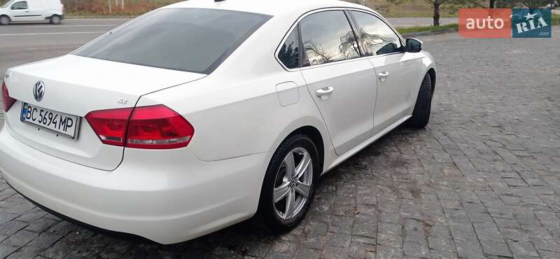 Седан Volkswagen Passat 2012 в Львове