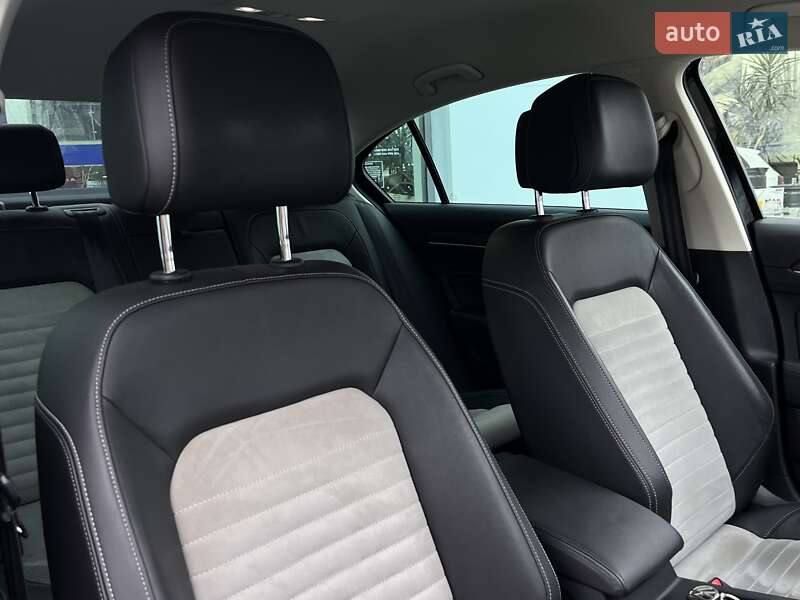 Седан Volkswagen Passat 2018 в Житомире