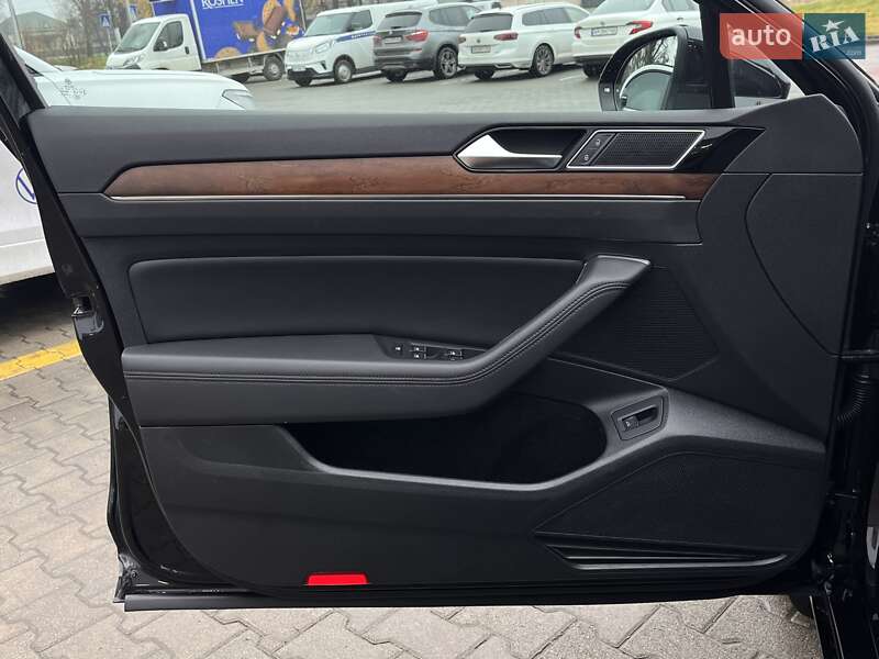 Седан Volkswagen Passat 2018 в Житомире