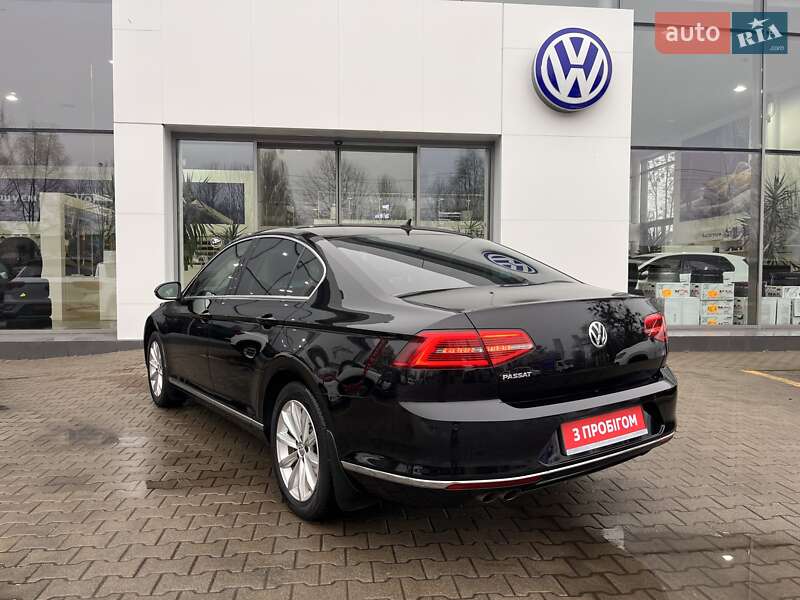 Седан Volkswagen Passat 2018 в Житомире