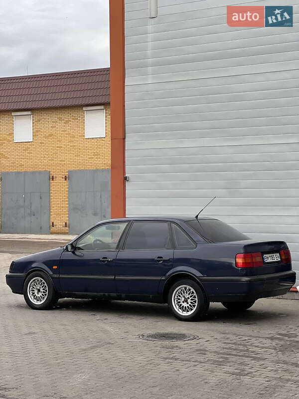 Седан Volkswagen Passat 1996 в Сумах