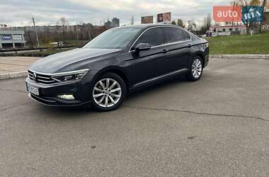 Седан Volkswagen Passat 2020 в Кривому Розі