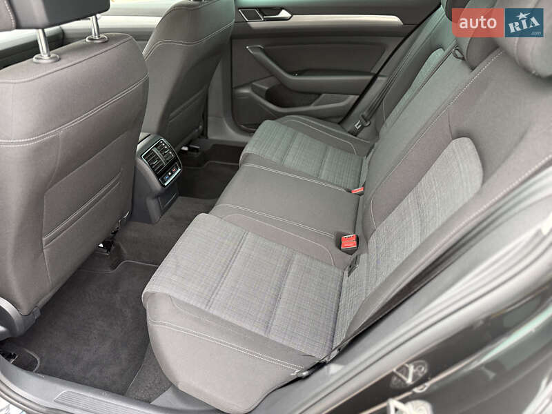 Универсал Volkswagen Passat 2021 в Луцке