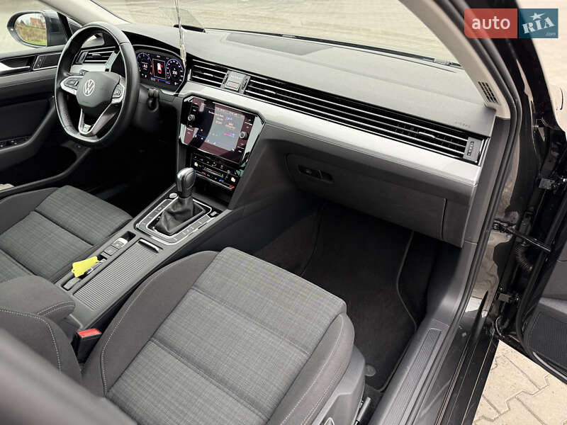 Универсал Volkswagen Passat 2021 в Луцке