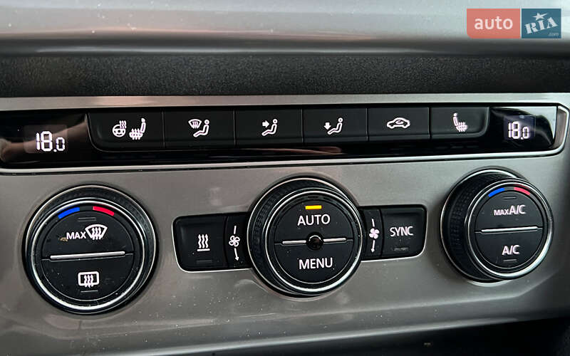 Универсал Volkswagen Passat 2015 в Львове