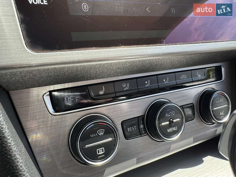 Универсал Volkswagen Passat 2017 в Львове