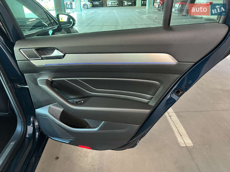 Универсал Volkswagen Passat 2020 в Львове фото 19 Универсал Volkswagen Passat 2020 в Львове