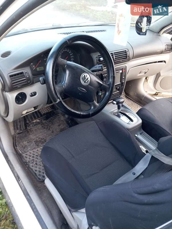 Седан Volkswagen Passat 2000 в Баре