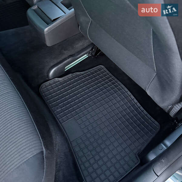 Седан Volkswagen Passat 2003 в Виннице фото 111 Седан Volkswagen Passat 2003 в Виннице