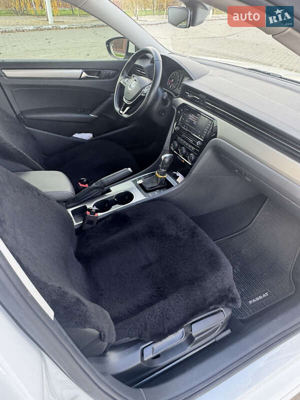 Седан Volkswagen Passat 2020 в Измаиле
