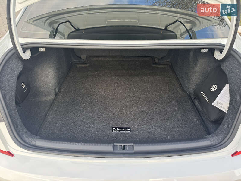 Седан Volkswagen Passat 2020 в Измаиле