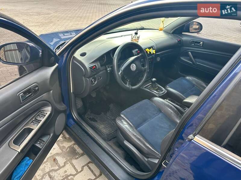 Универсал Volkswagen Passat 2004 в Ровно