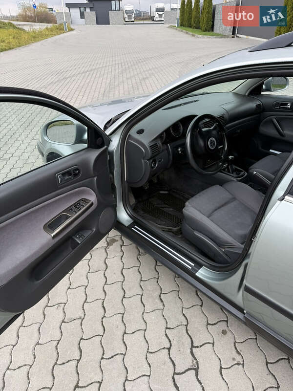 Универсал Volkswagen Passat 2004 в Львове