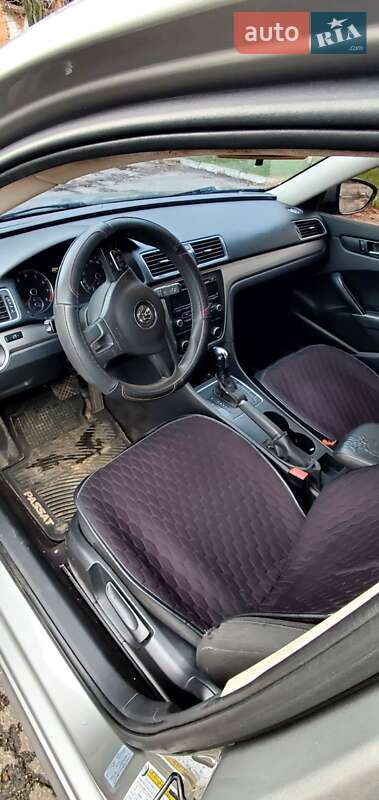 Седан Volkswagen Passat 2011 в Харькове