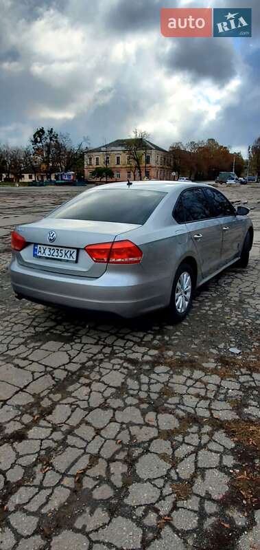 Седан Volkswagen Passat 2011 в Харькове