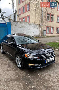 Седан Volkswagen Passat 2012 в Волочиске