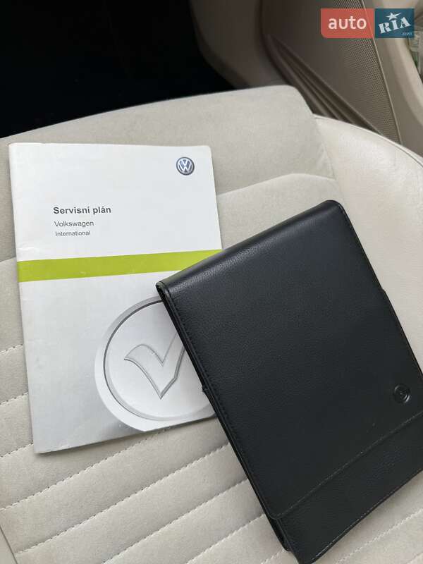 Седан Volkswagen Passat 2015 в Ужгороді