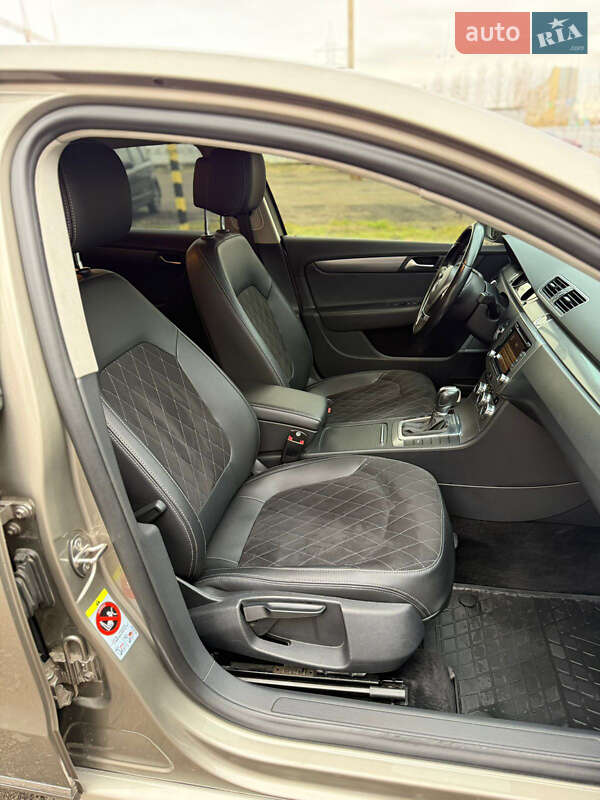 Седан Volkswagen Passat 2013 в Киеве