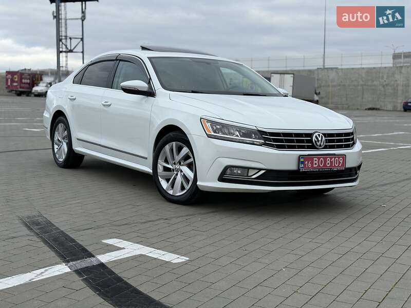 Седан Volkswagen Passat 2018 в Одессе