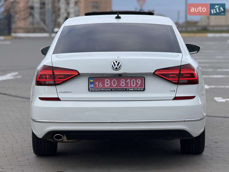 Седан Volkswagen Passat 2018 в Одессе