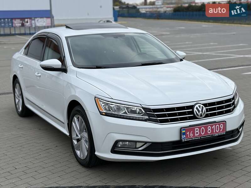 Седан Volkswagen Passat 2018 в Одессе