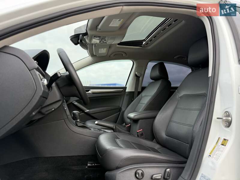 Седан Volkswagen Passat 2018 в Одессе