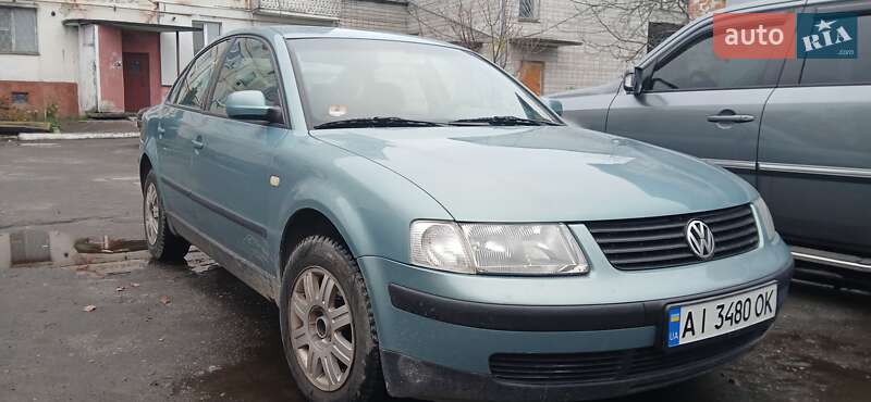 Седан Volkswagen Passat 2000 в Ракитном